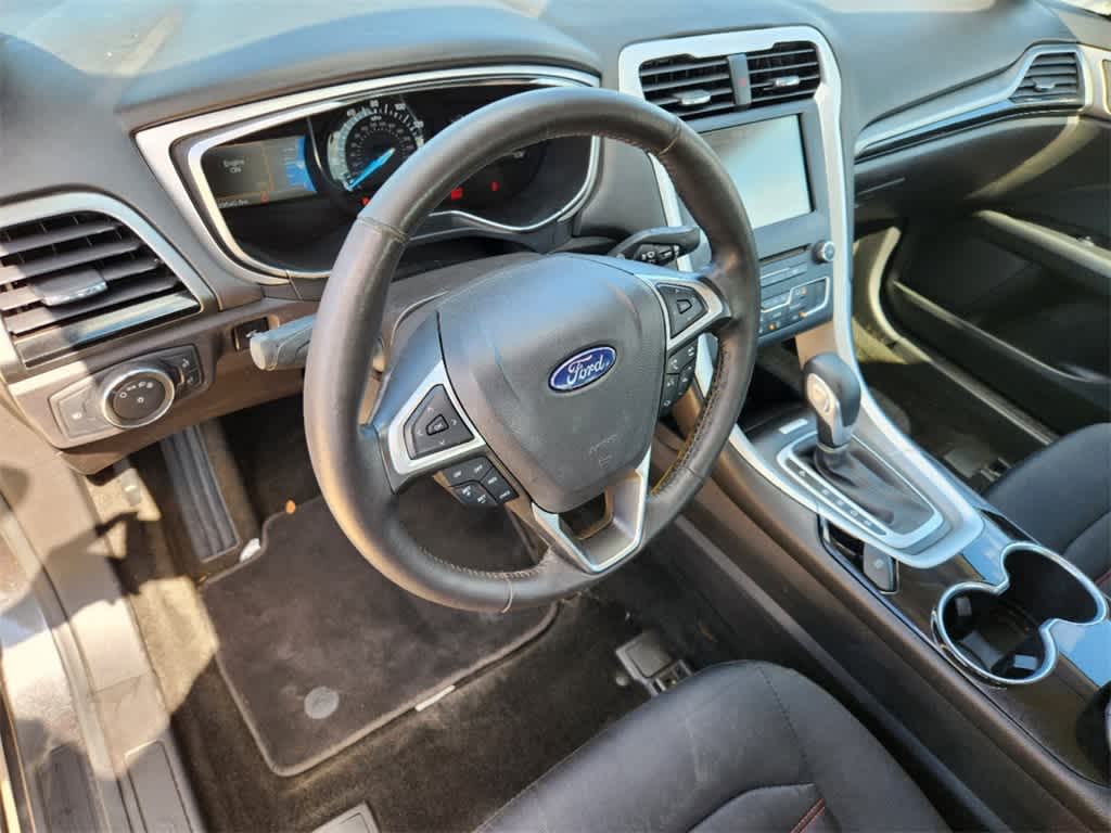 2016 Ford Fusion SE 2