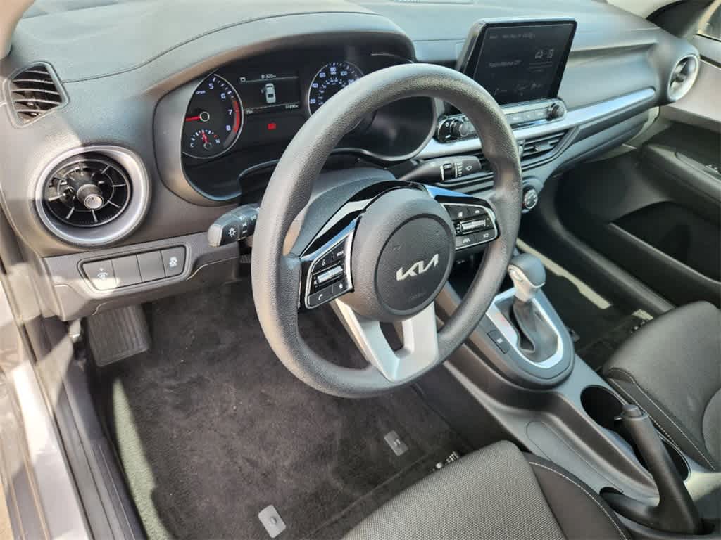 2023 Kia Forte LXS 2