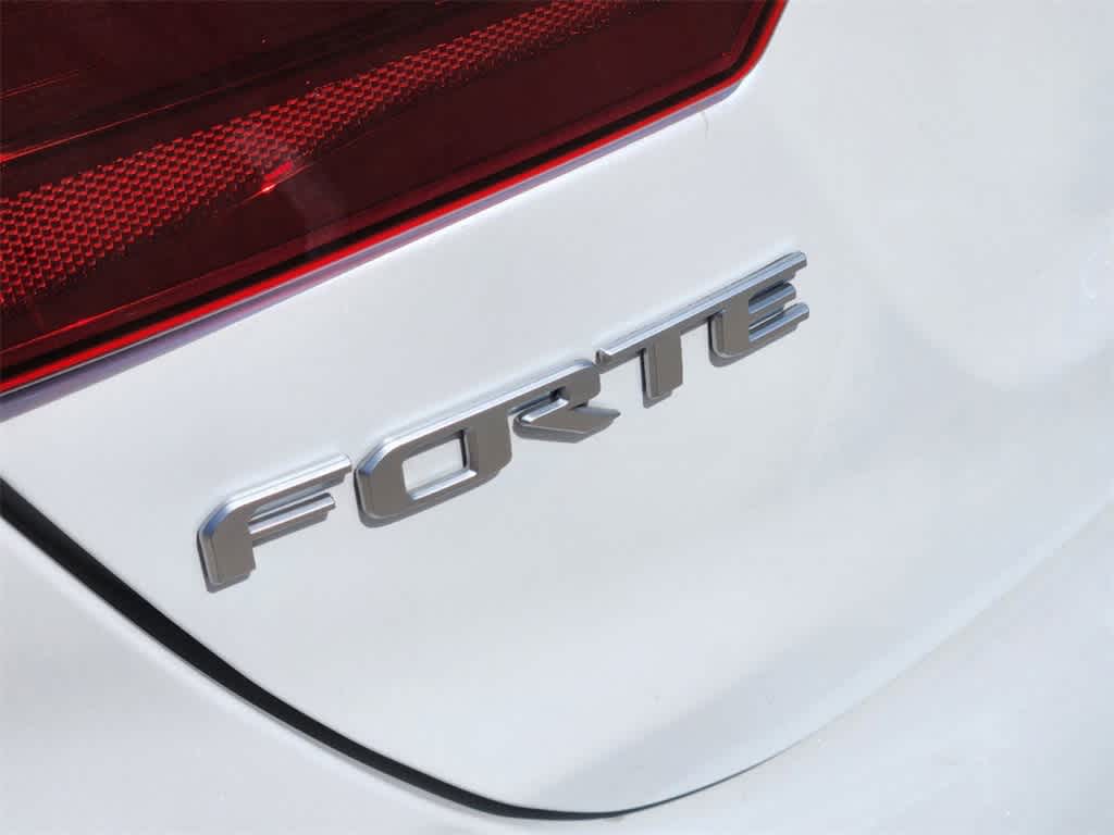 2024 Kia Forte LXS 13