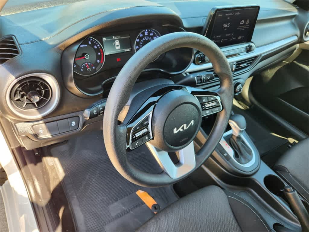 2024 Kia Forte LXS 2