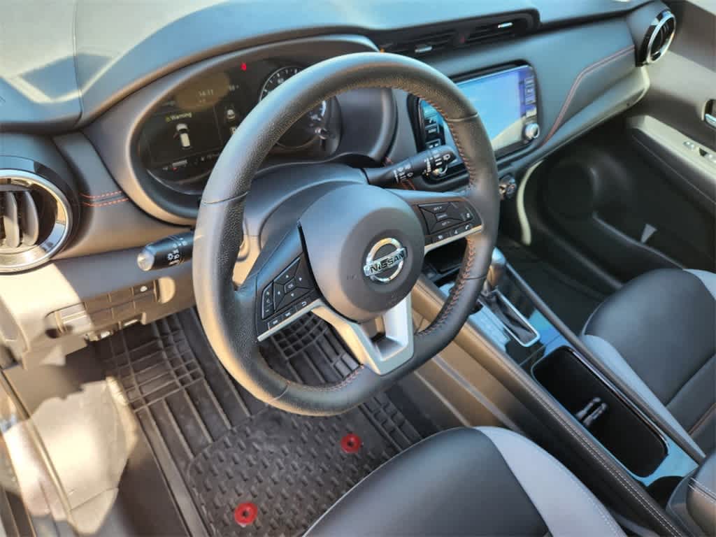 2021 Nissan Kicks SR 2