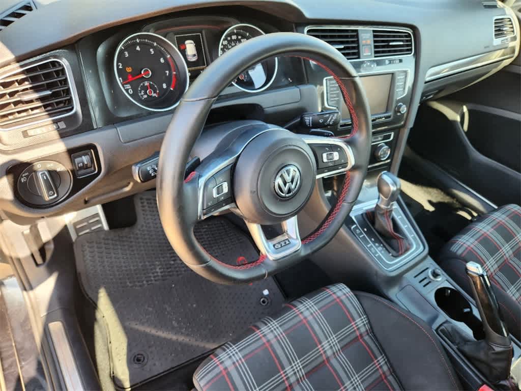 2016 Volkswagen Golf GTI  2