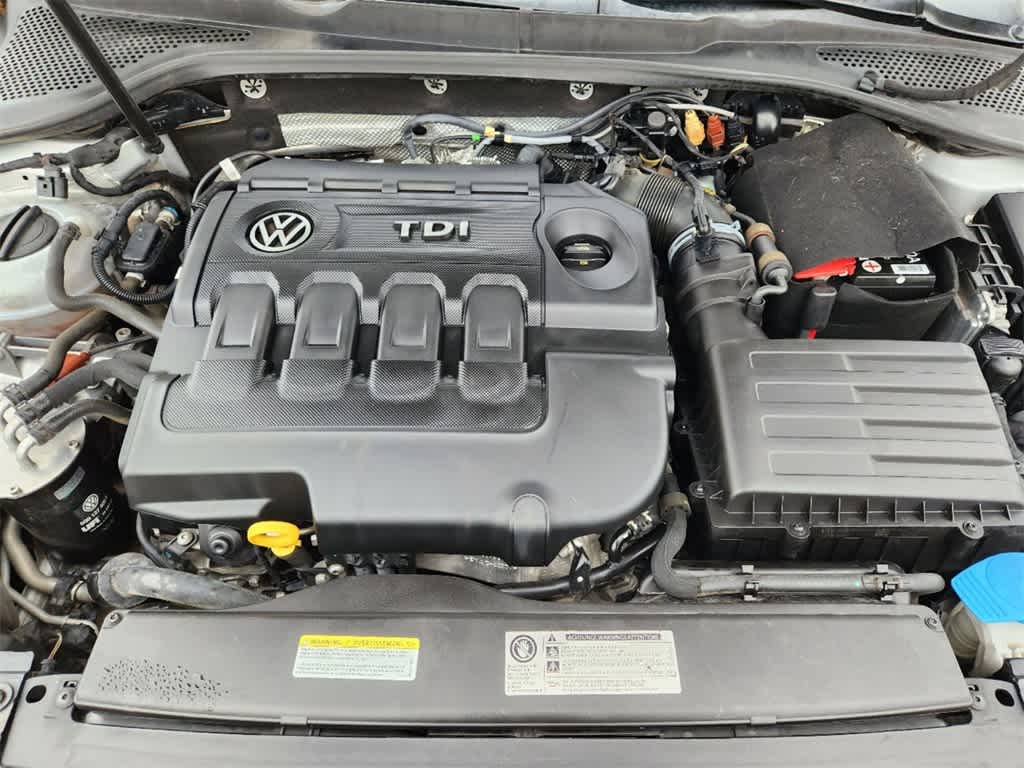 2015 Volkswagen Golf SportWagen TDI SEL 31