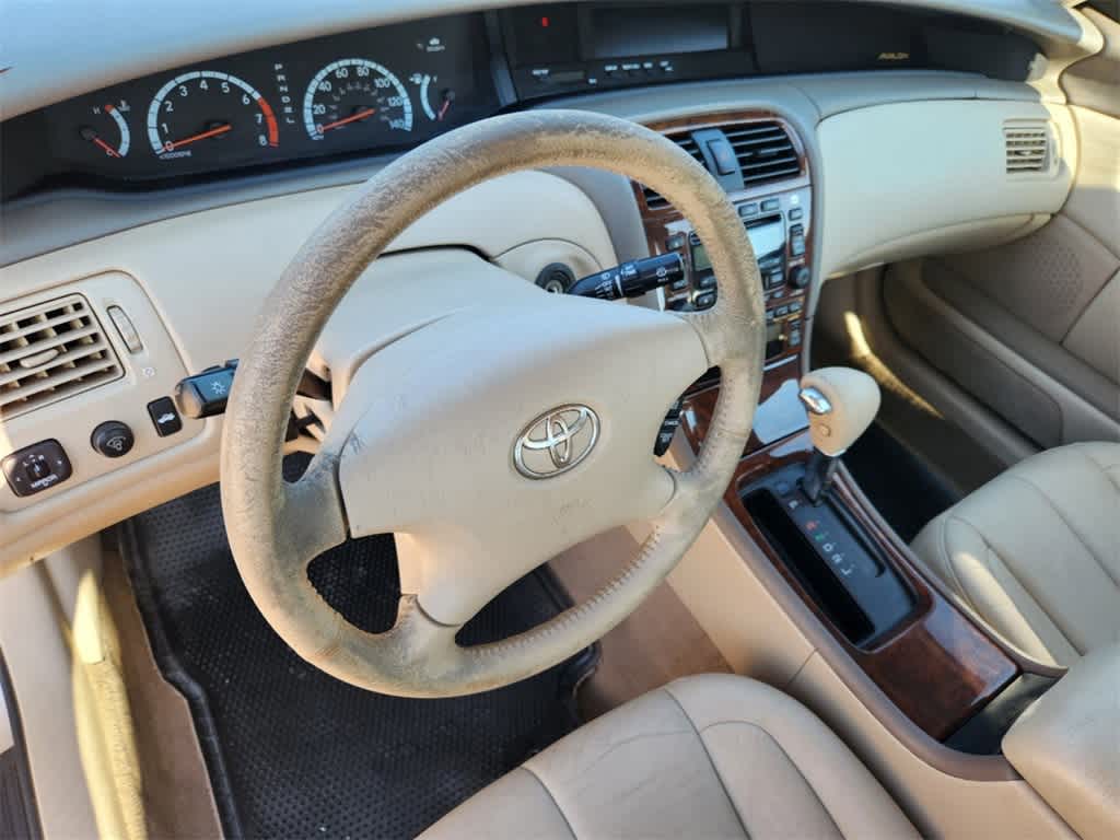 2002 Toyota Avalon XLS 2