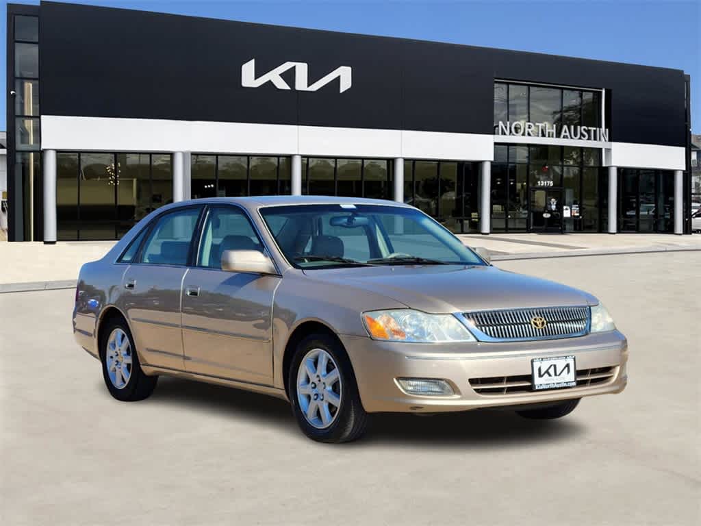 2002 Toyota Avalon XLS 3