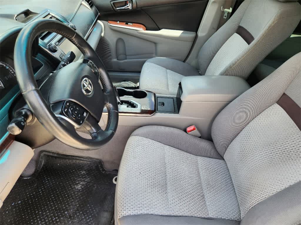 2014 Toyota Camry XLE 11