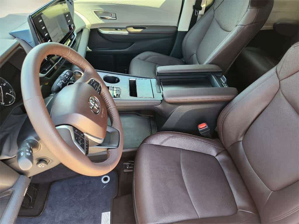 2024 Toyota Sienna Platinum 11