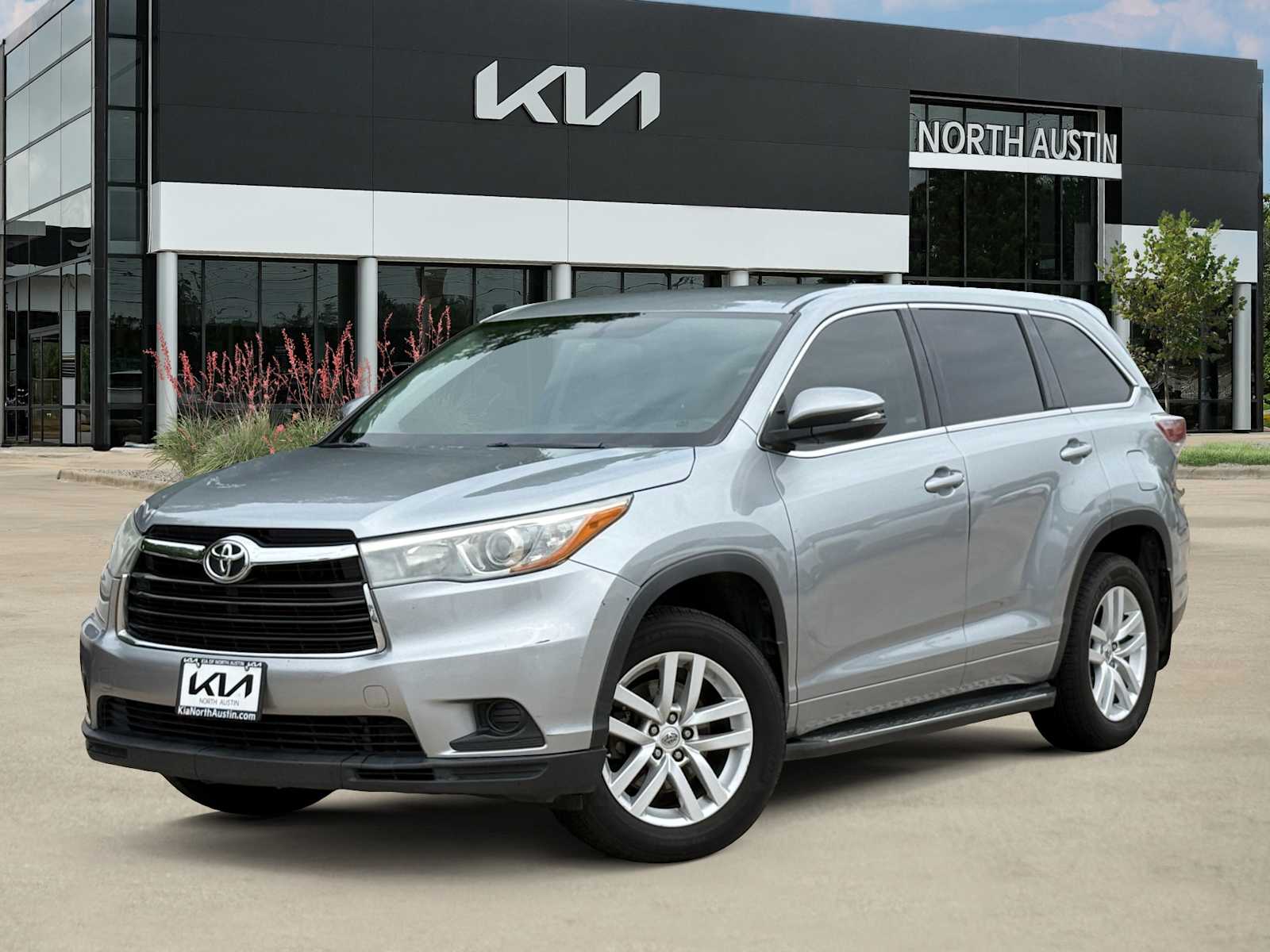 Silver Sky Metallic 2015 Toyota Highlander LE SUV / Crossover Front-Wheel Drive 6-Speed Automatic
