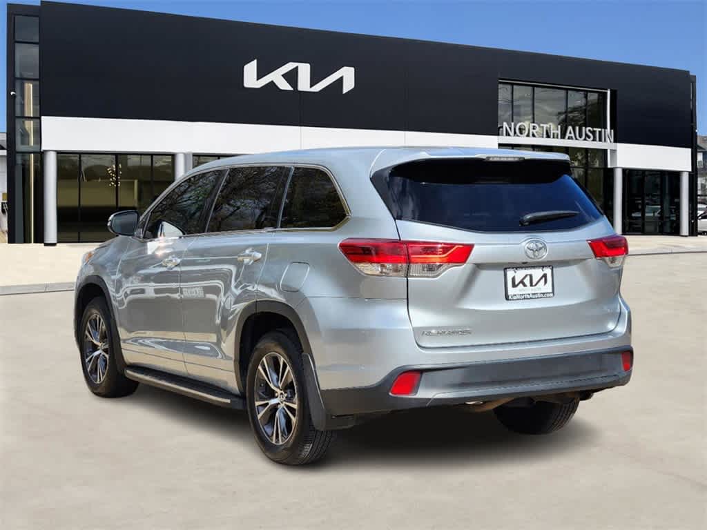 2017 Toyota Highlander LE 5