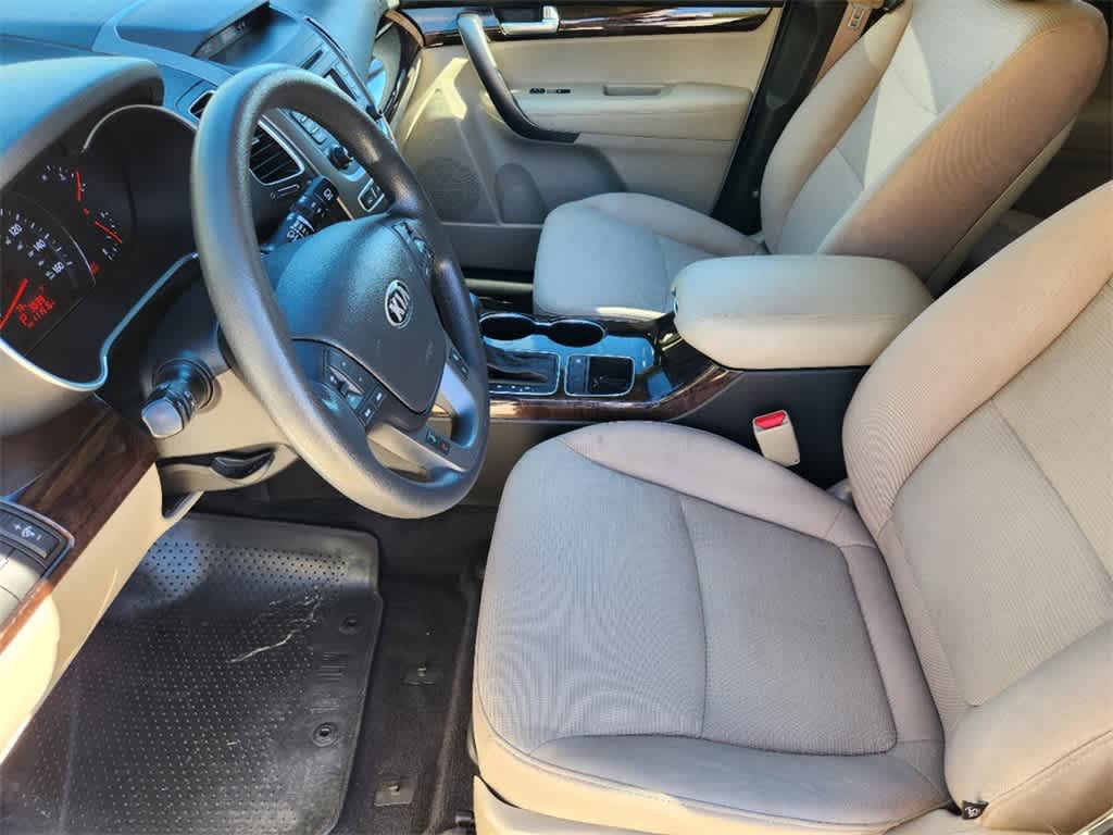 2014 Kia Sorento LX 10