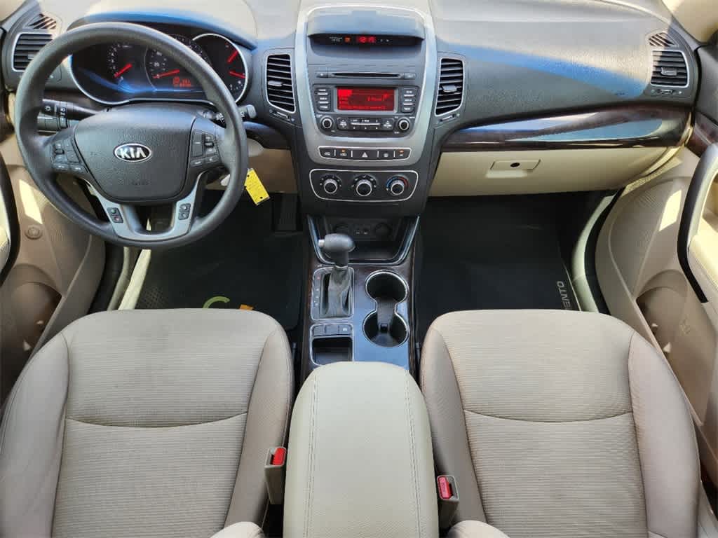 2015 Kia Sorento LX 24