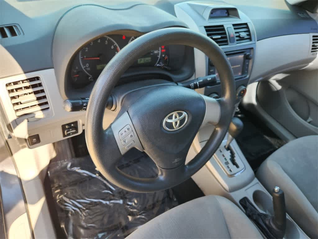 2013 Toyota Corolla LE 2