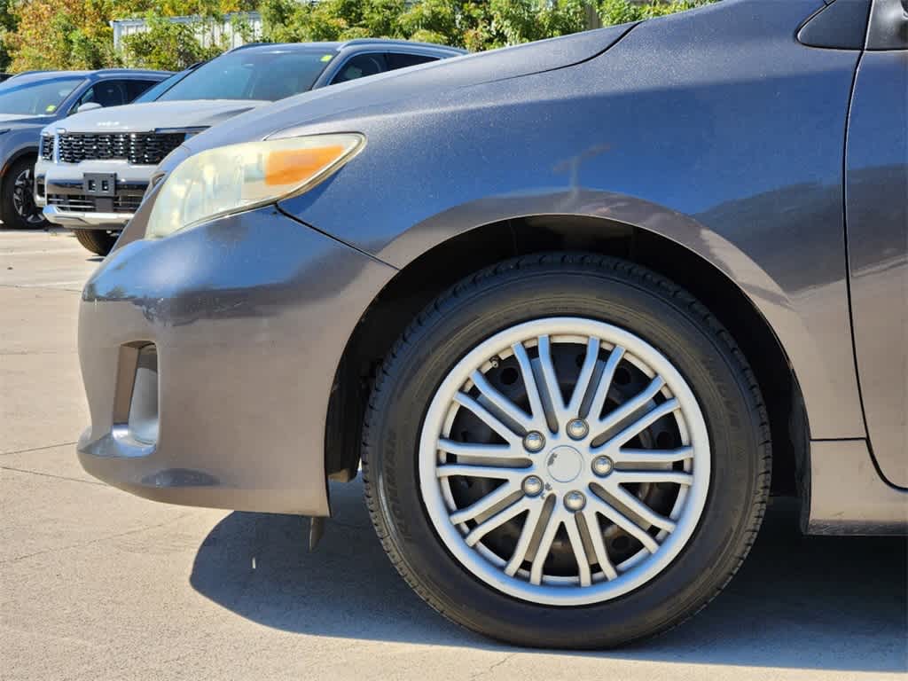 2013 Toyota Corolla LE 8