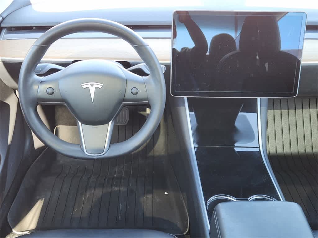 2020 Tesla Model 3 Standard Range Plus 23