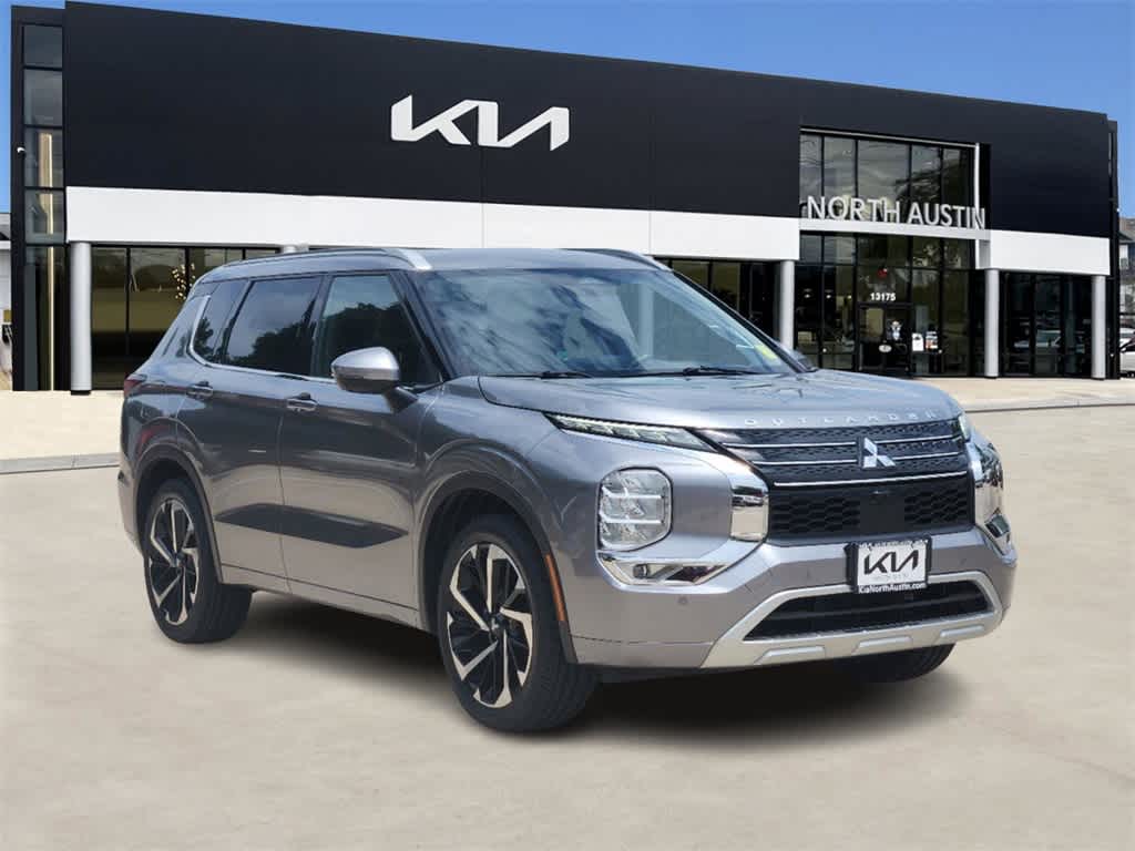 2022 Mitsubishi Outlander SEL Special Edition 3