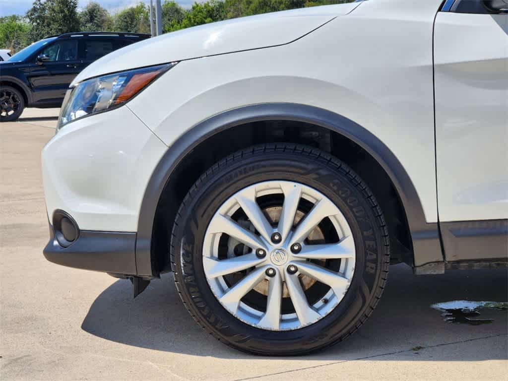 2017 Nissan Rogue Sport S 8