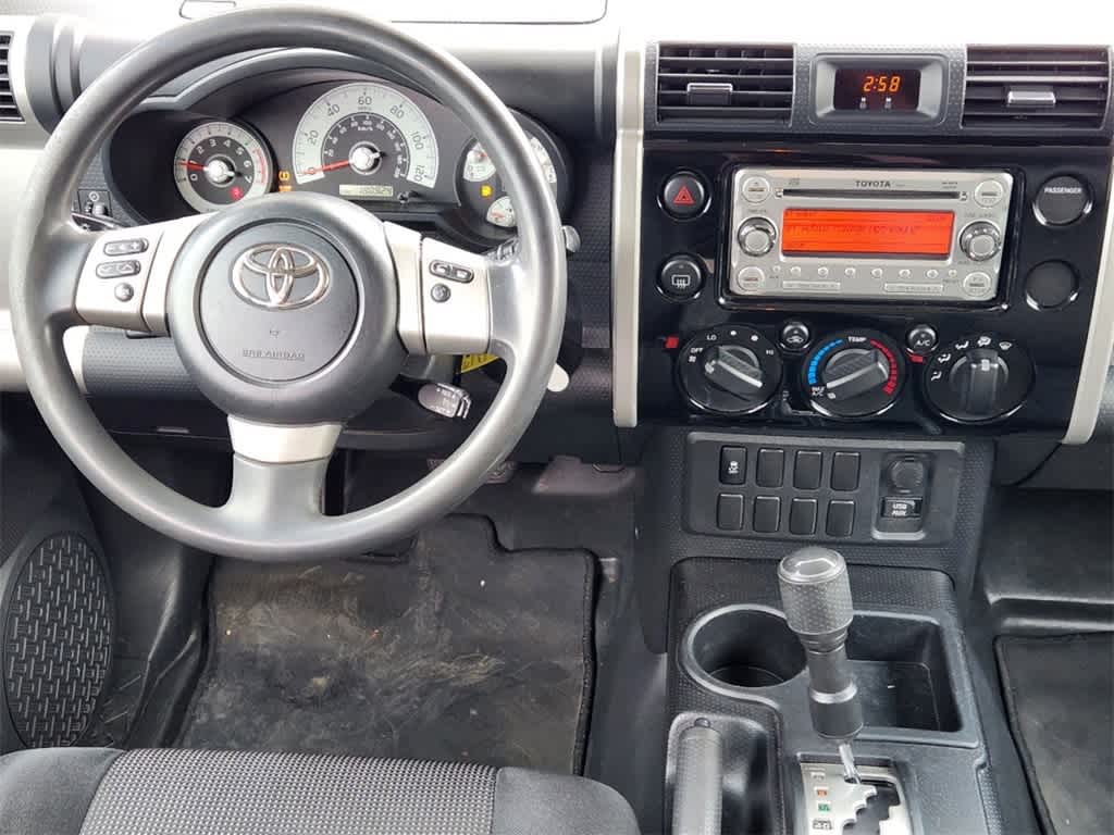 2011 Toyota FJ Cruiser BASE 26