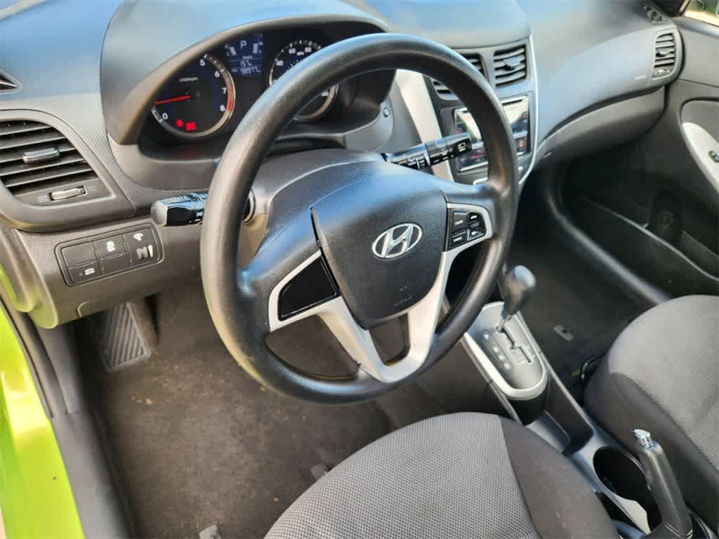 2013 Hyundai Accent GS 2