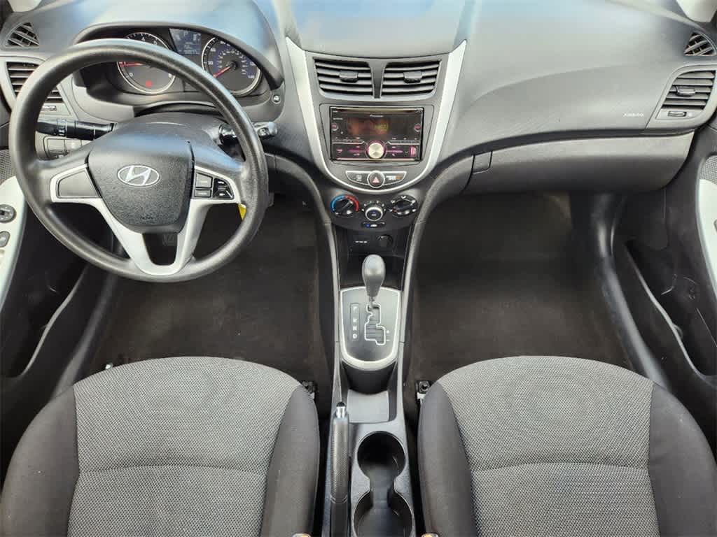 2013 Hyundai Accent GS 23