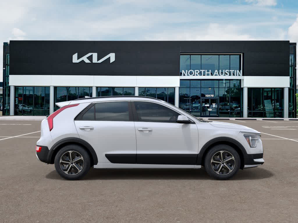 2025 Kia Niro LX 7