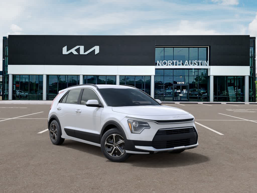 2025 Kia Niro LX 8