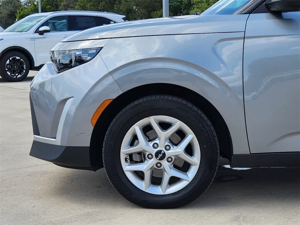 2023 Kia Soul LX 8