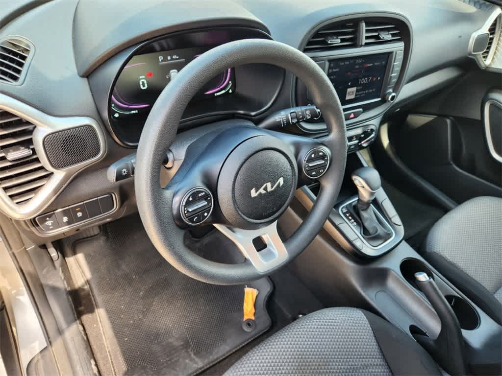 2023 Kia Soul LX 2