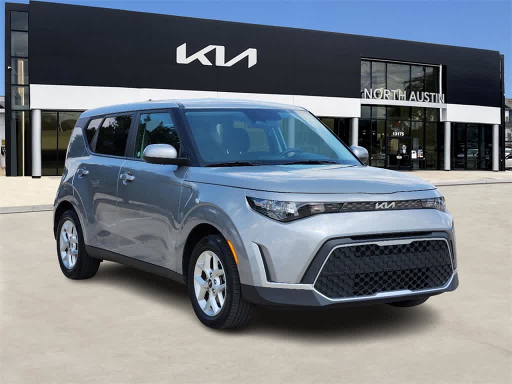 2023 Kia Soul LX 3