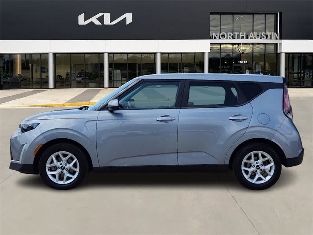 2023 Kia Soul LX 4