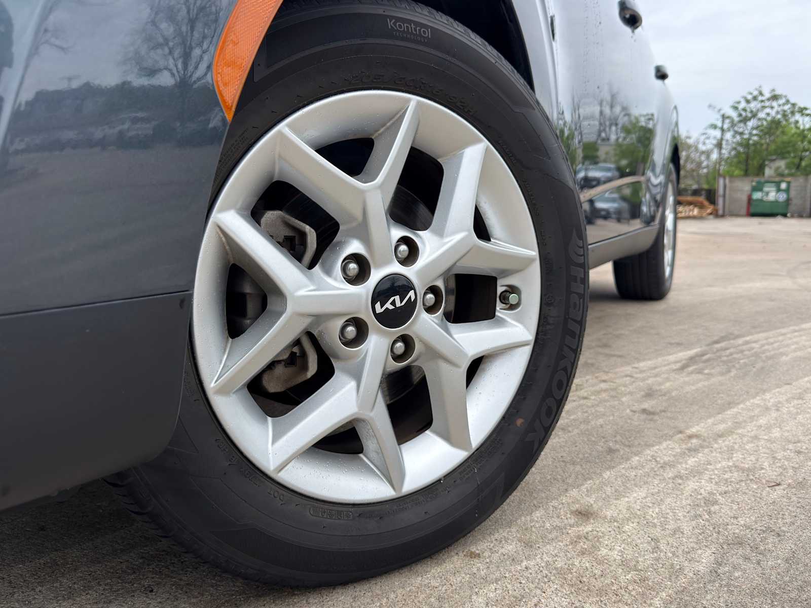 View vehicle photo 2