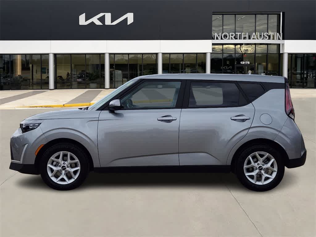 2024 Kia Soul LX 4