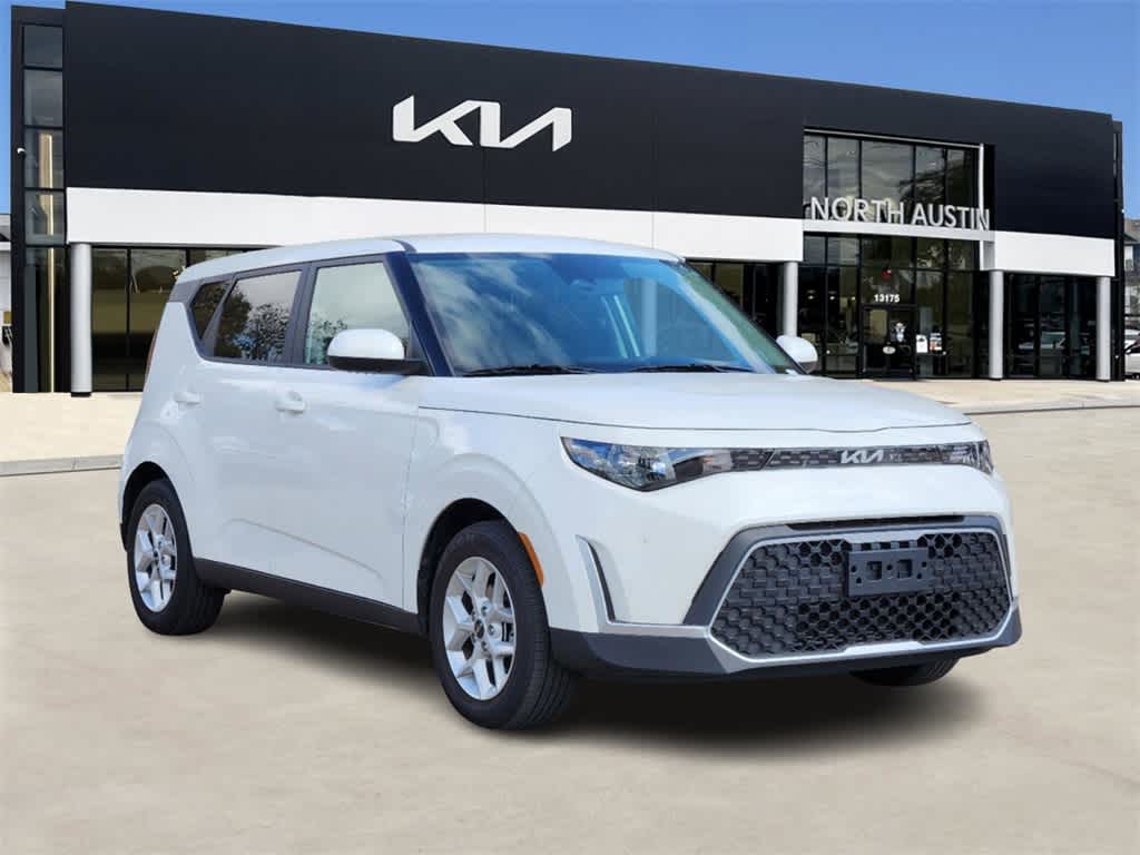 2024 Kia Soul LX 3