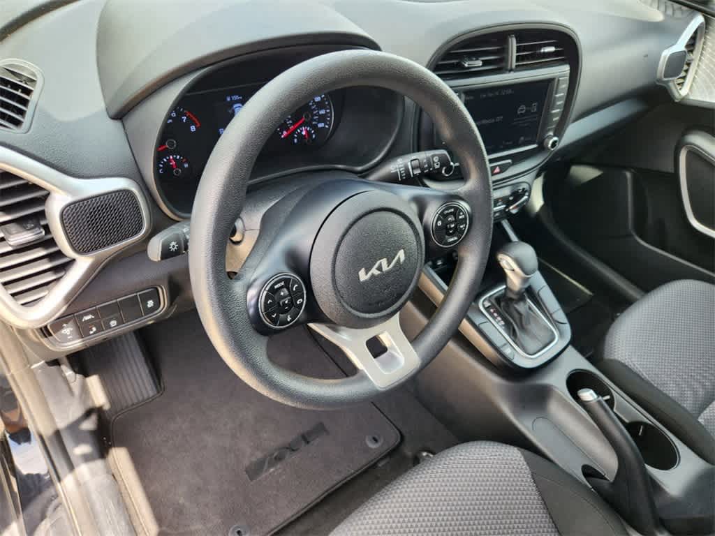 2022 Kia Soul LX 2