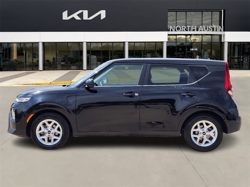 2022 Kia Soul LX 4