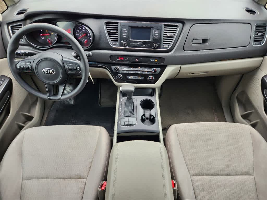 2017 Kia Sedona L 23