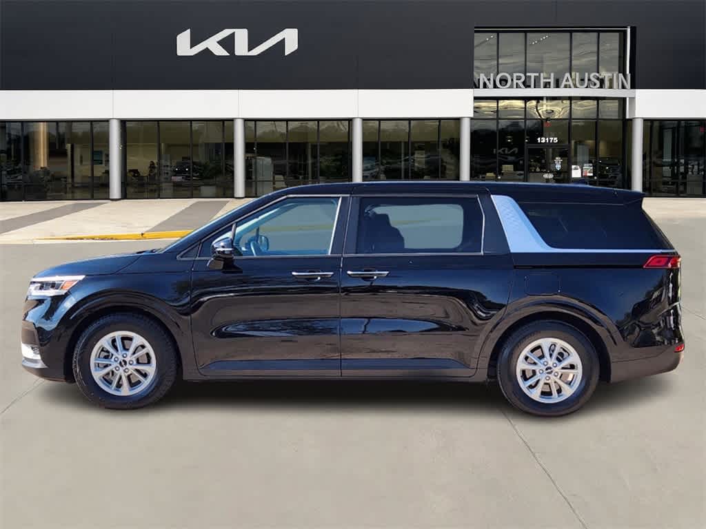 2022 Kia Carnival LXS 4