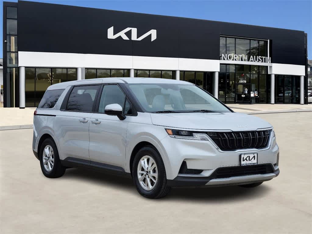 2022 Kia Carnival LX 3