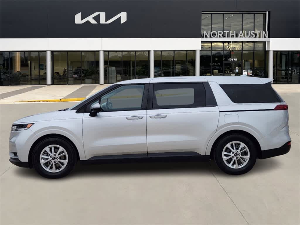 2022 Kia Carnival LX 4