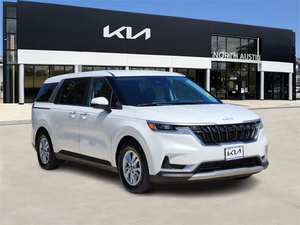 2024 Kia Carnival LX 3