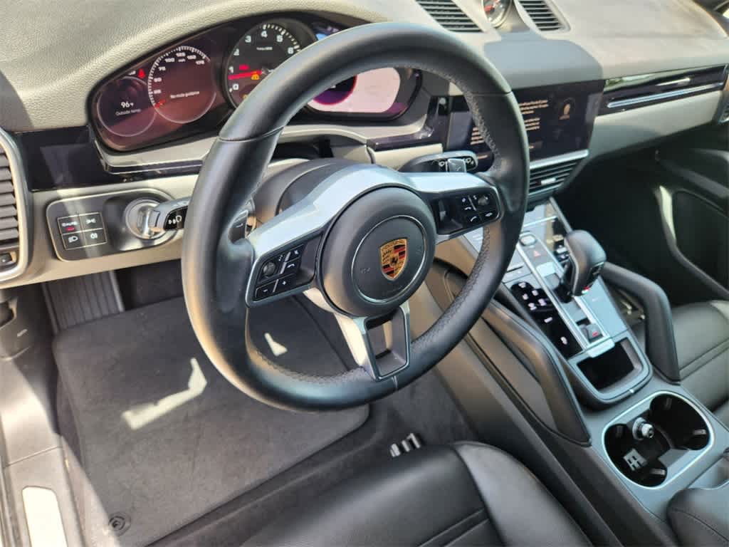 2022 Porsche Cayenne BASE 2