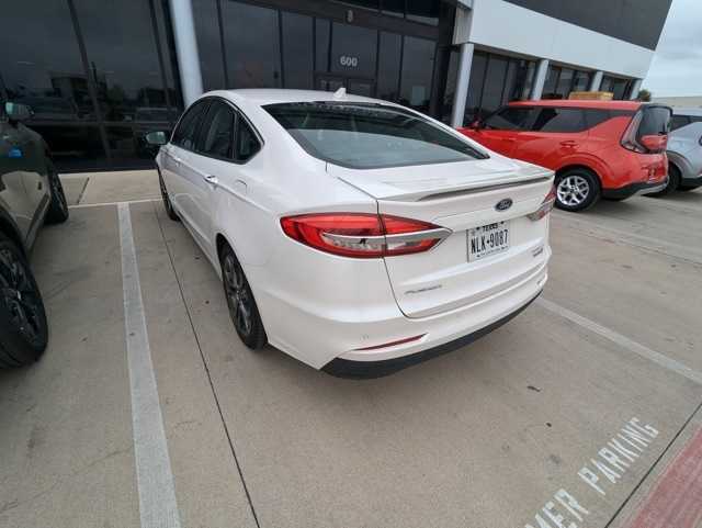 2019 Ford Fusion Hybrid Titanium 3