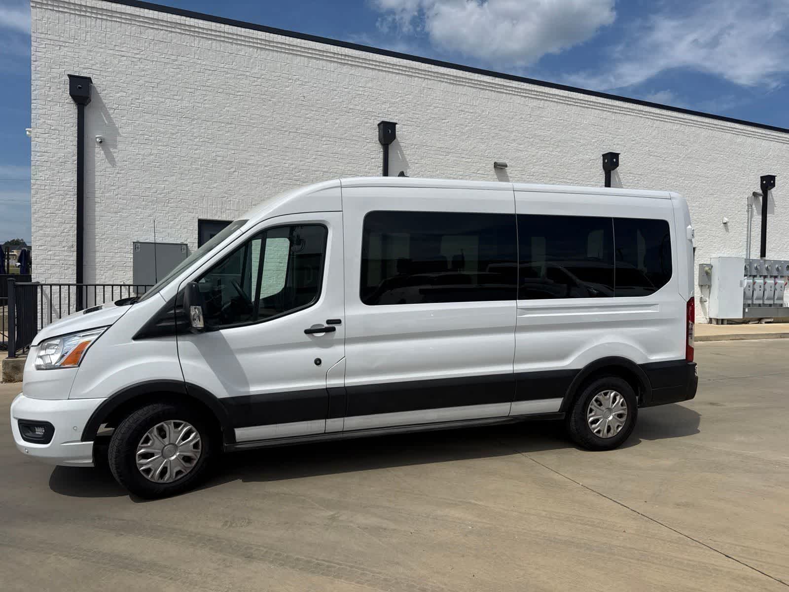 2022 Ford Transit Passenger 350 XLT Medium Roof LB RWD