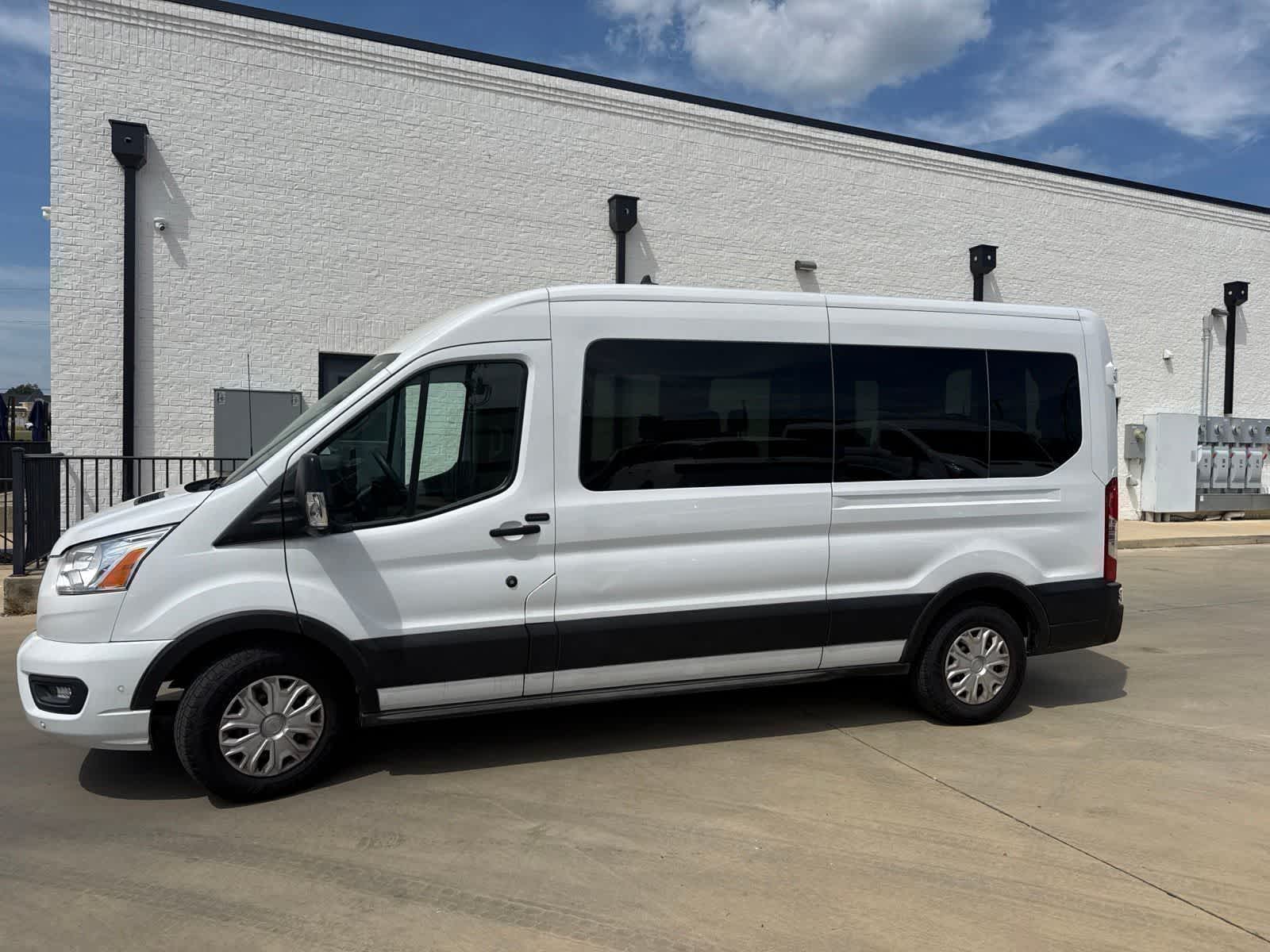 2022 Ford Transit Passenger 350 XLT Medium Roof LB RWD