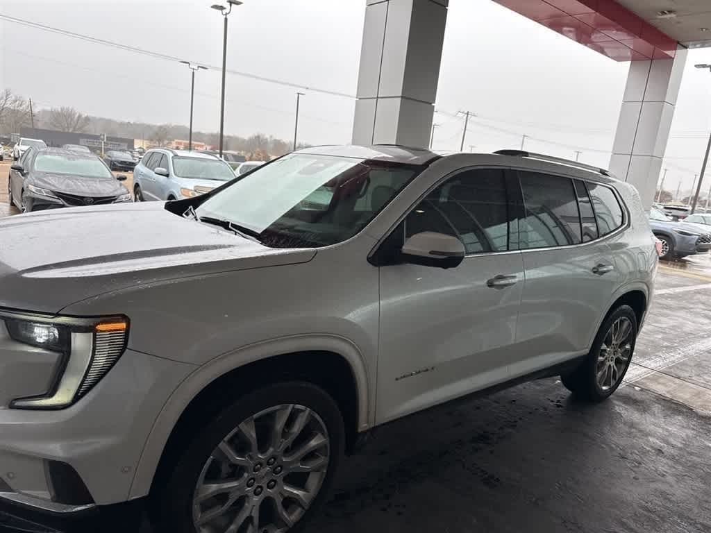 2025 GMC Acadia Denali FWD