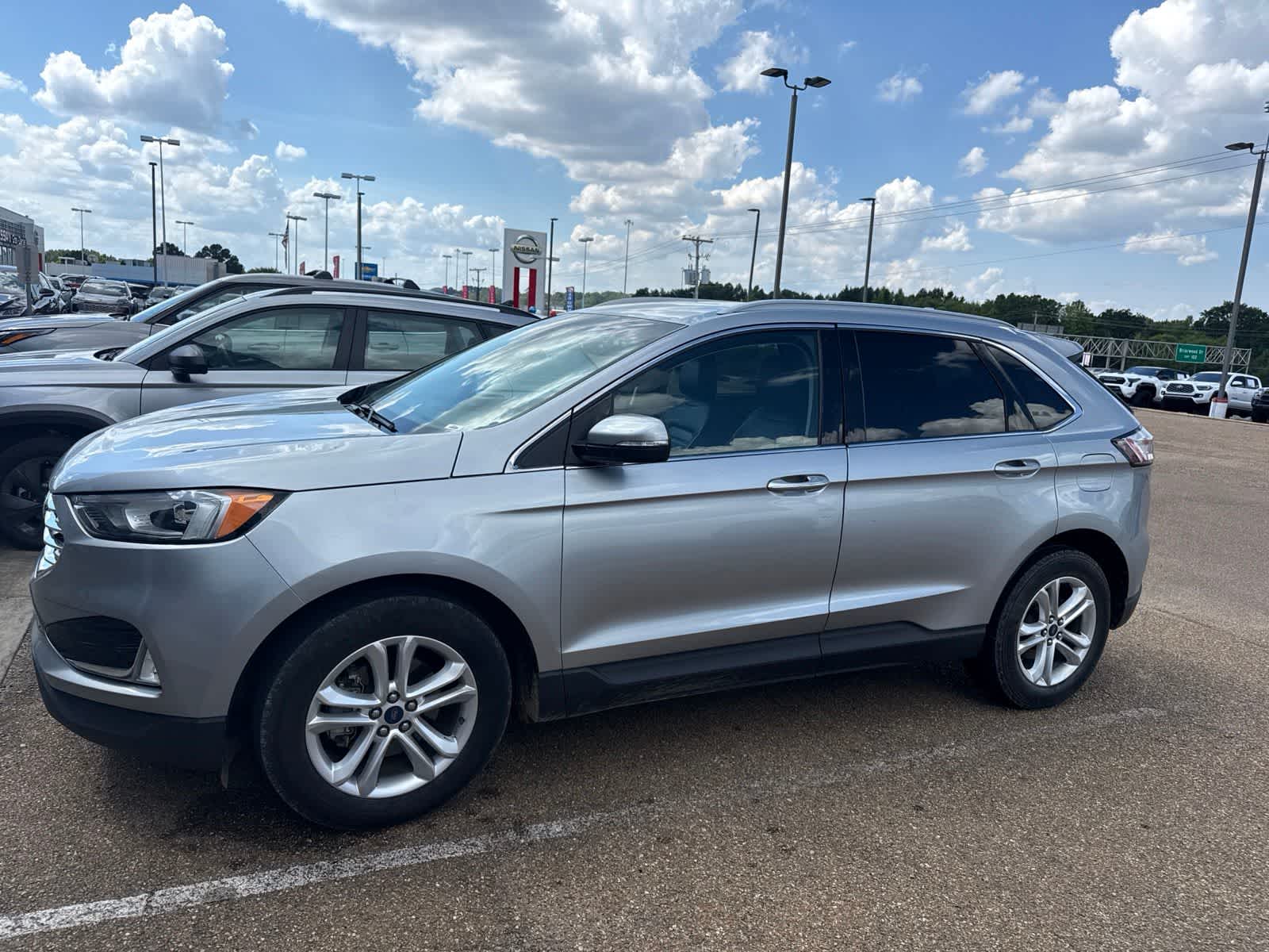 Iconic Silver Metallic 2020 Ford Edge SUV / Crossover Front-Wheel Drive 8-Speed Automatic