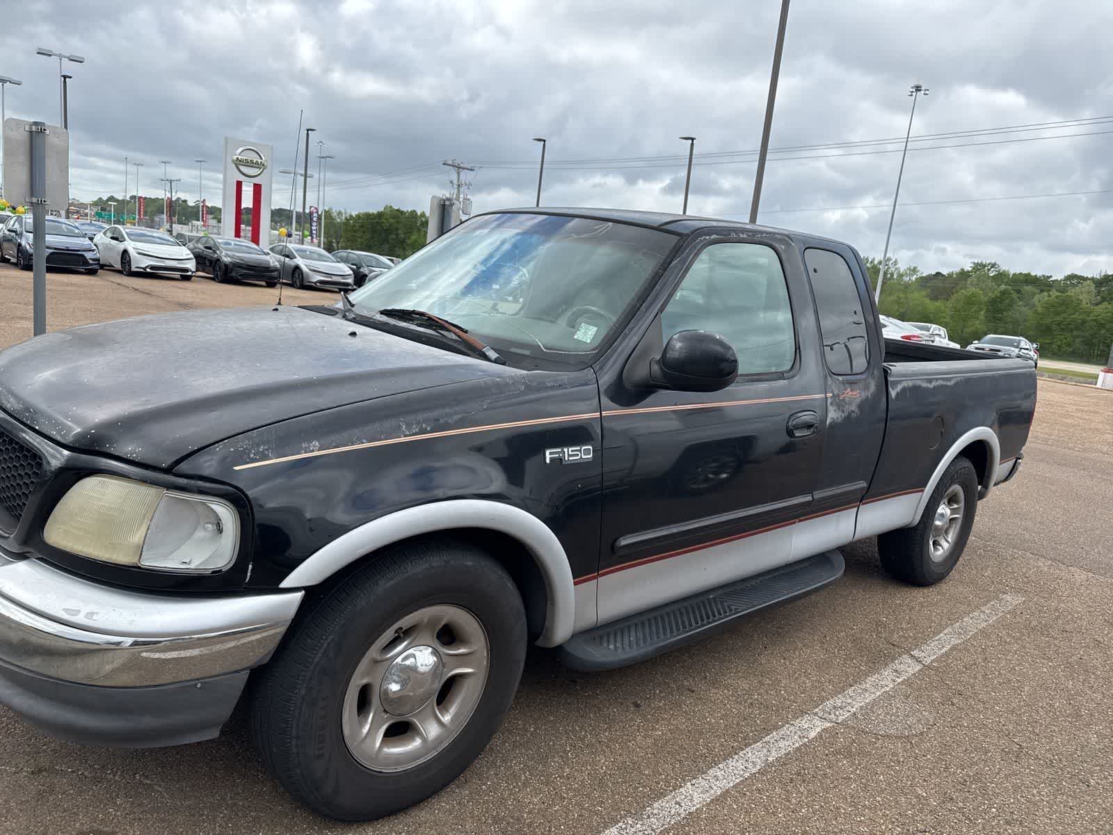 Black 2000 Ford F-150 Pickup Truck 4-Speed Automatic