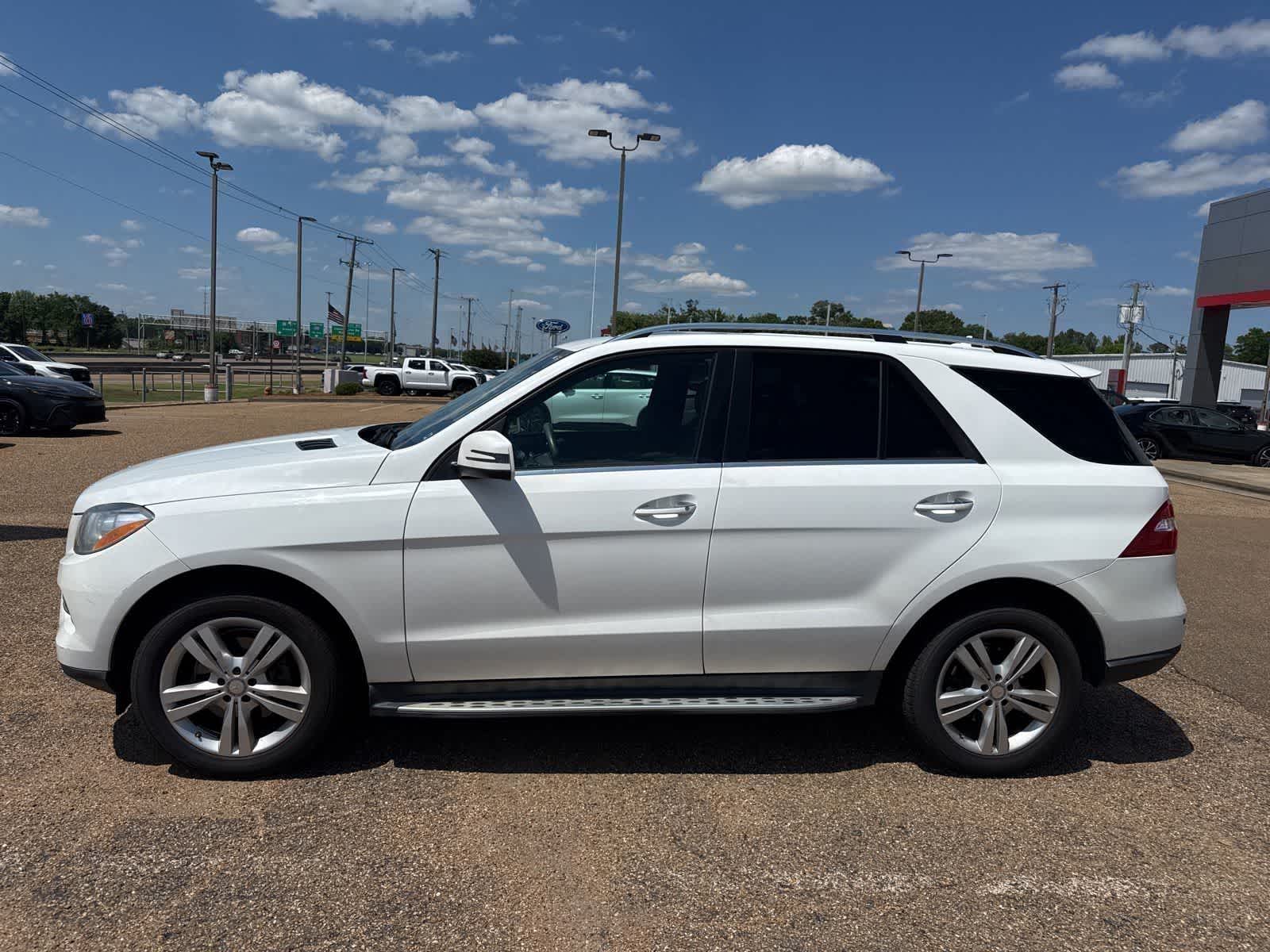Polar White 2014 Mercedes-Benz M-Class ML 350 4MATIC SUV / Crossover All-Wheel Drive 7-Speed Automatic
