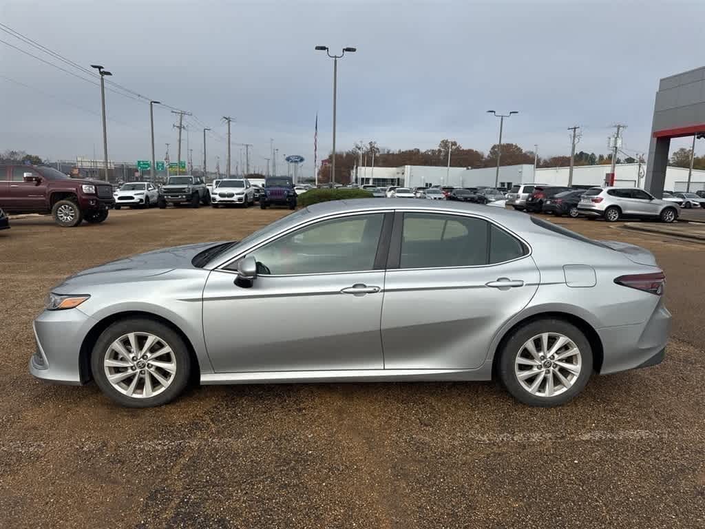 2024 Toyota Camry LE FWD