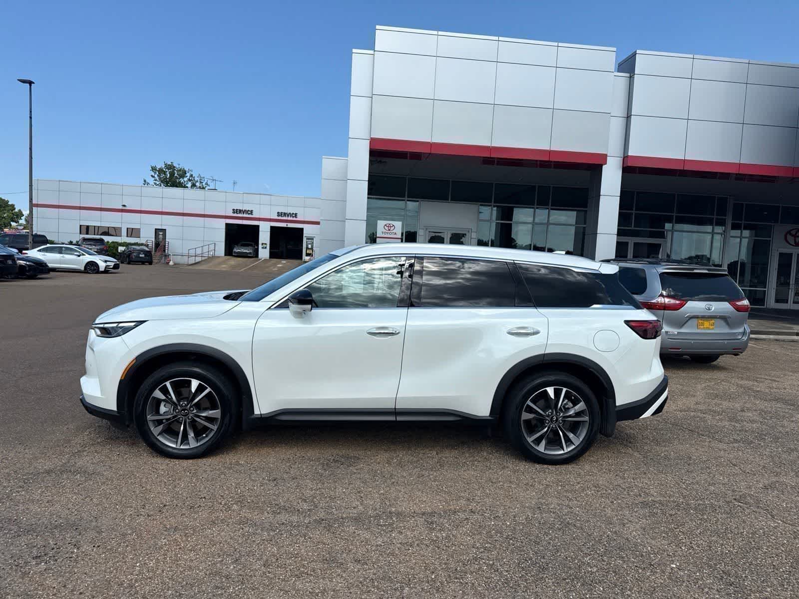 Majestic White 2025 INFINITI QX60 SUV / Crossover Front-Wheel Drive 9-Speed Automatic