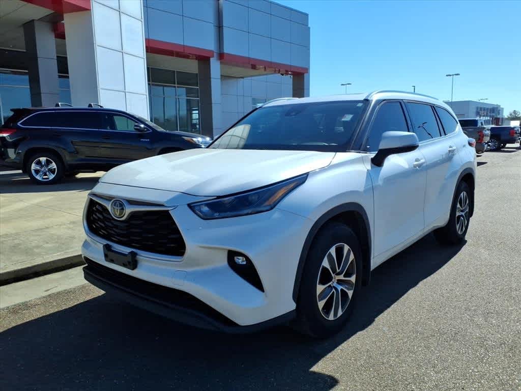 2021 Toyota Highlander XLE FWD